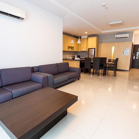 Luco Apartments @ Imperial Suites Кучинг Экстерьер фото